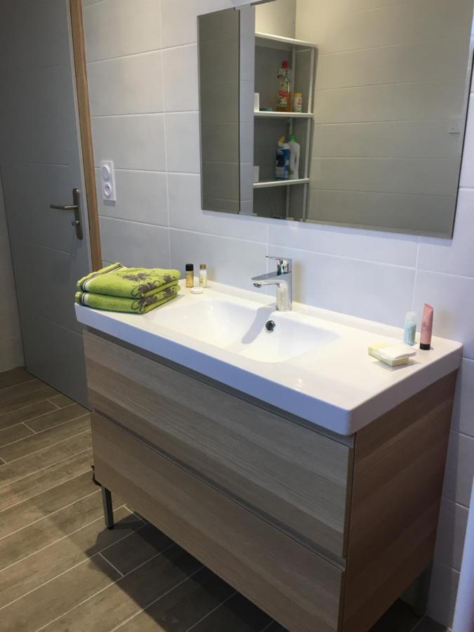 Appartement T2 Independant Dans Maison Pugny-Chatenod Exterior foto